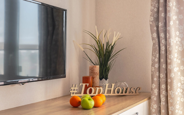 Апартаменты TopHouse на Можжевеловой 18, 14 этаж