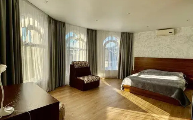 Na Pereletnoy 22 Flat