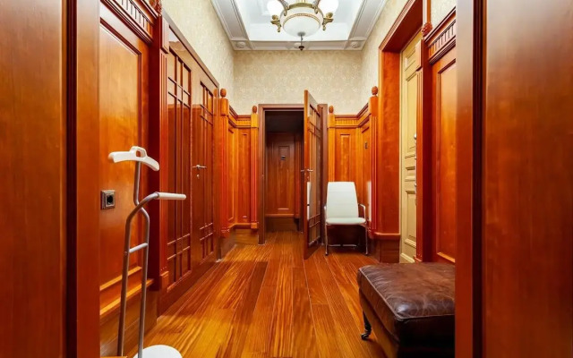 Apartments Roskoshnye S Dzhakuzi I Vidom Na Reku