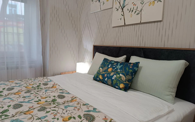 Neobychnye Na Lomonosova 16 Apartments