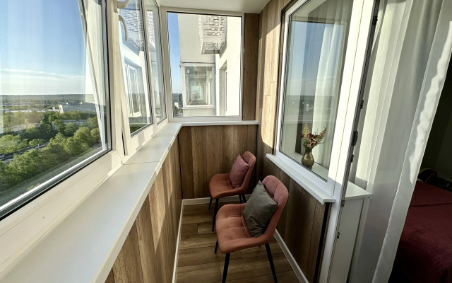 Kvartira Enigma Apartments v ZK Akvamarin radom s nabereznoj i TRC Akvamoll