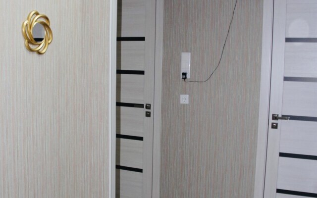 1komn Apartamentyi Ul. Shirotnaya 165 K 4 Apartments