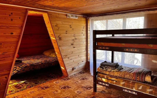 Частный дом двухэтажный на 1-й Лесной улице 1А