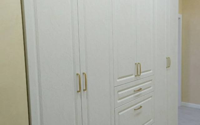 Umnaya S Alisoy Na Tsvetnike Flat