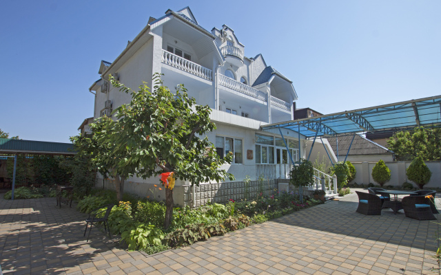 M-Yug Guest House