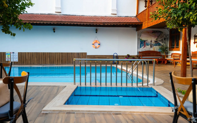 Oscar Boutique Hotel