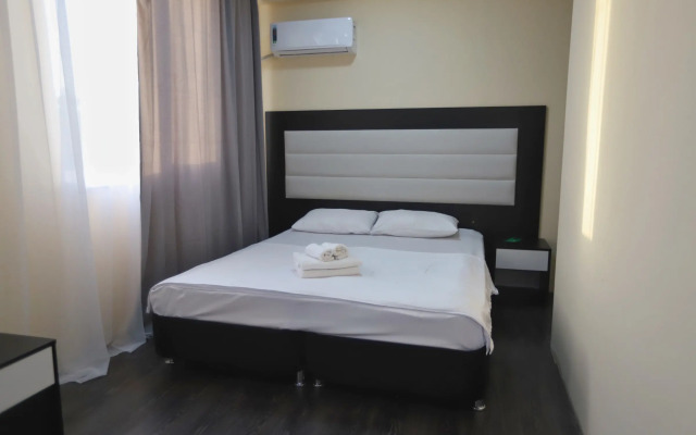Golden City Hotel