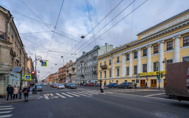 Stilnaya Studiya Na Vladimirskom Flat