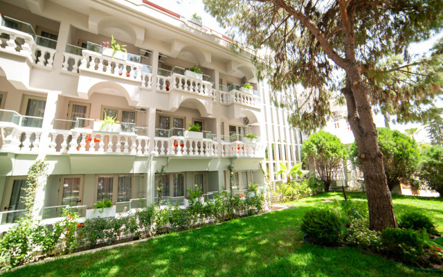 Rose Garden Premium Hotel