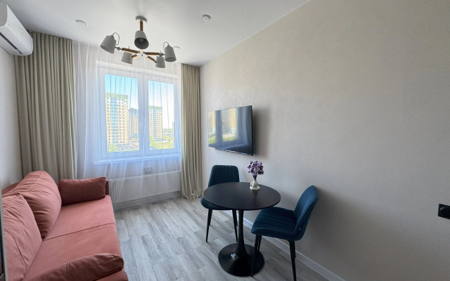 Chetyrekhmestnaya Dizaynerskaya V Tsentre Goroda Flat