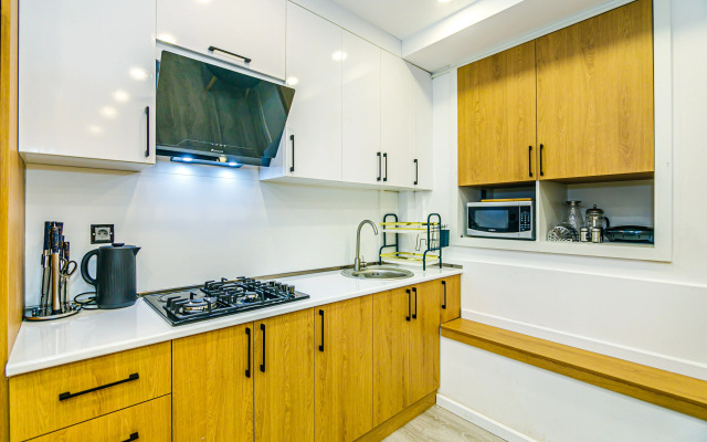 Imparator in Nizami Street Apartment