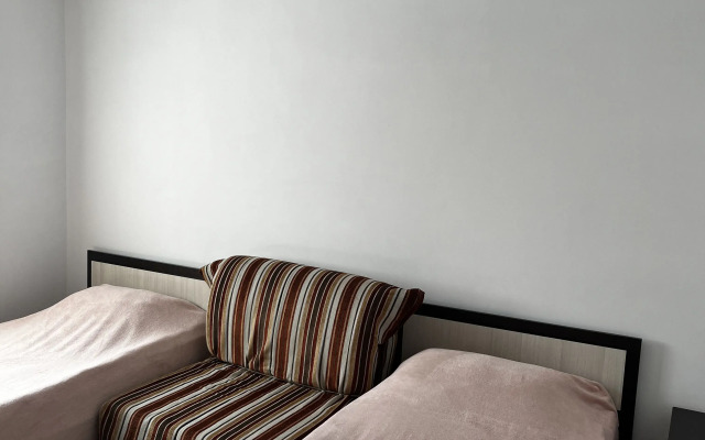 Trekhmestny S Sobstvennoy Vannoy Komnatoy Apartment