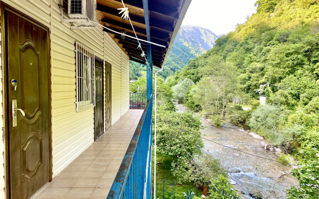 V Zhoekvarskom Uschelye Mini Hotel