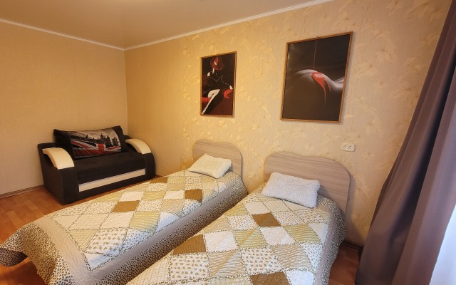Na Frunze v tsentre Razmeshchenie do 10-ti chelovek Apartments
