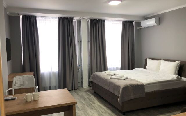 Port Hotel