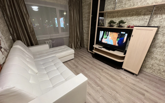 2-Komnatnye Cherez Dorogu ot Avtovokzala! Apartment