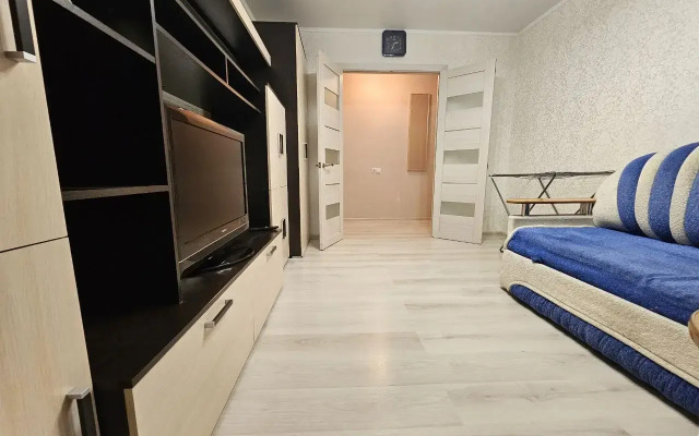 L.V.Hotels na Oruzheynoy 1 Flat