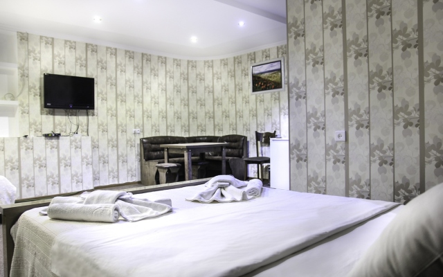 New Palace Shardeni Hotel