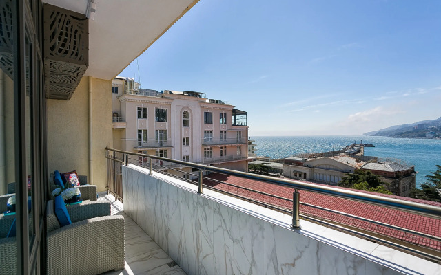 Yalta Plaza Apartments