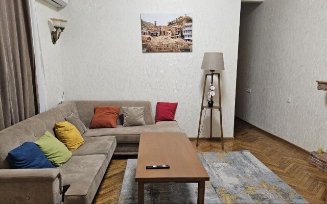 Heart Of The Old Tbilisi Apartments