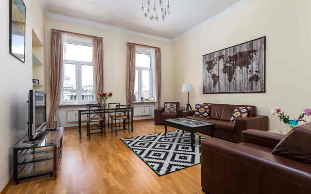 Piter Great s vidom na Kazanskiy sobor Flat