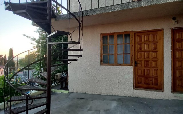 Laza Guest House