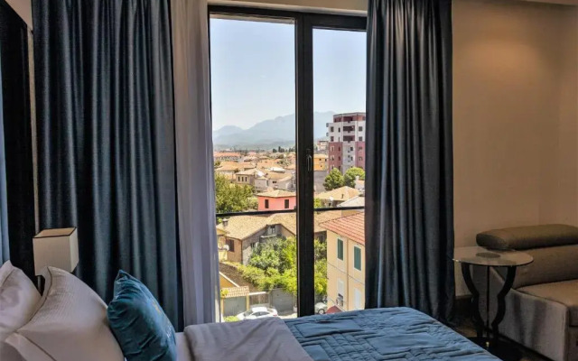 Golden Palace Hotel