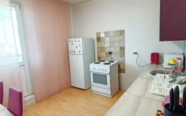 Dvukhkomnatnaya S Dvumya Balkonami Flat