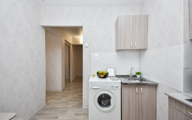 Prostornaya Kvartira Vozle SFU Flat