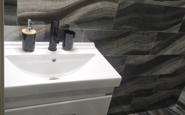 Апартаменты RentHome студия Изумруд на Южном шоссе у ТЦ Амбар