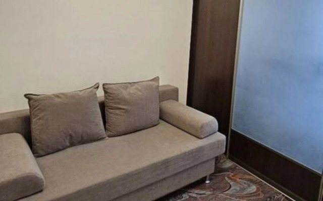 Квартира В Микрорайоне Царский 8