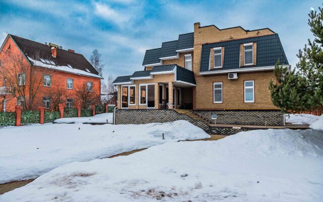 Derevnya Yusupovo S Basseynom I Saunoy Private House