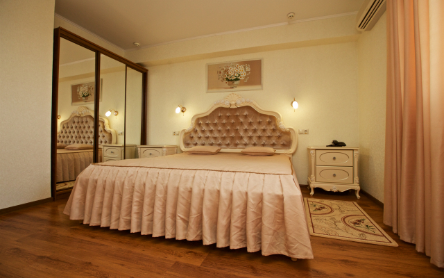 Kristall Uyut Hotel