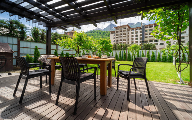 Esto-Sadok Private house