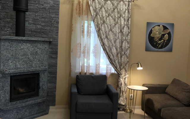 S Kaminom I Saunoy U Ozera Private House
