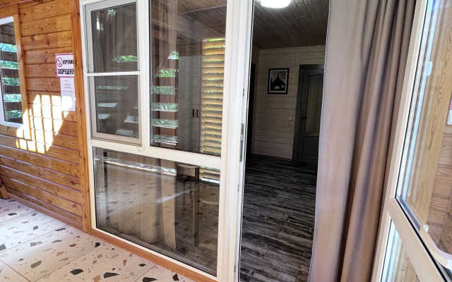 Частный дом Деревянный уютный домик