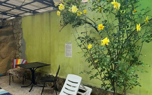 V Lazarevskom Guest house