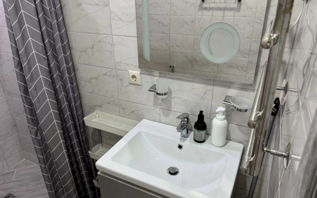 574 S Otdelnym Vkhodom I Mini-Kukhney Zhk Albatros Apartments
