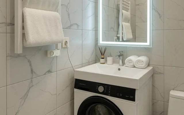 Na Glavnoy Naberezhnoy Goroda Flat