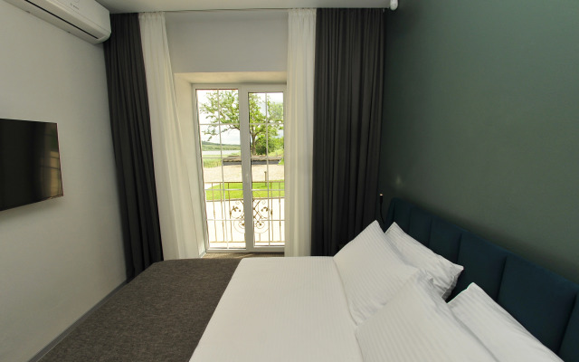 Kazak Club Hotel