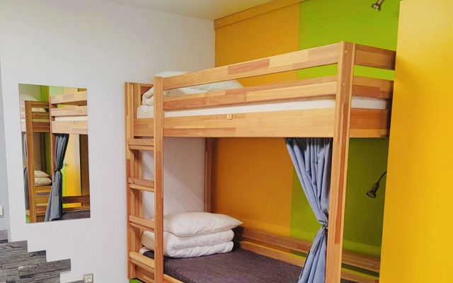 Party And Sun Hostel