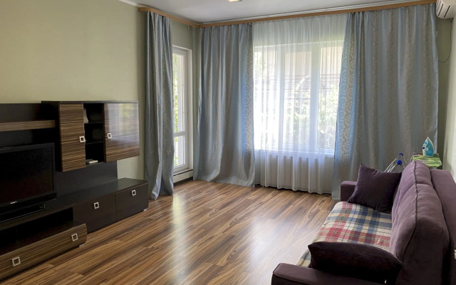 Апартаменты 395 Серафимовича 19