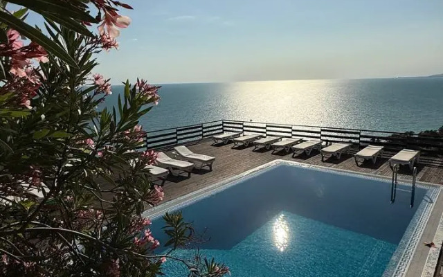 Kiton Apartment Hotel