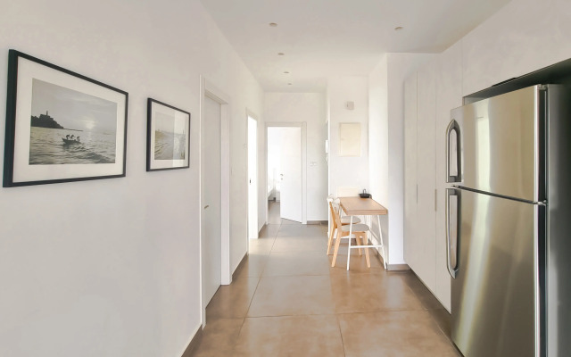 Geula Tulipe Apartments