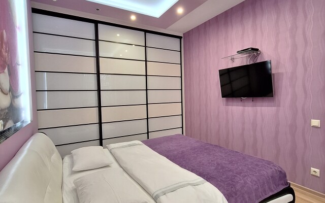 Stilnaya 3-Kom Kvartira V Tsentre Apartments