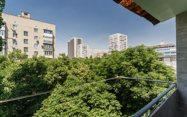 Knizhny Loft Flat