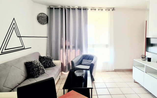 Ben Gurion 99 Aa07 Apartments