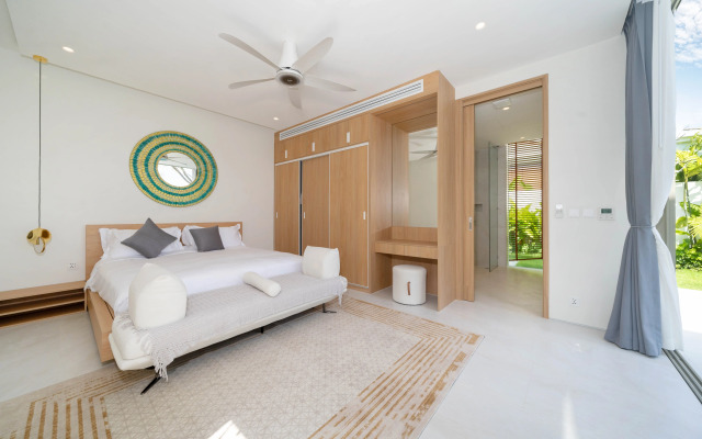 Swimming Pool Villa