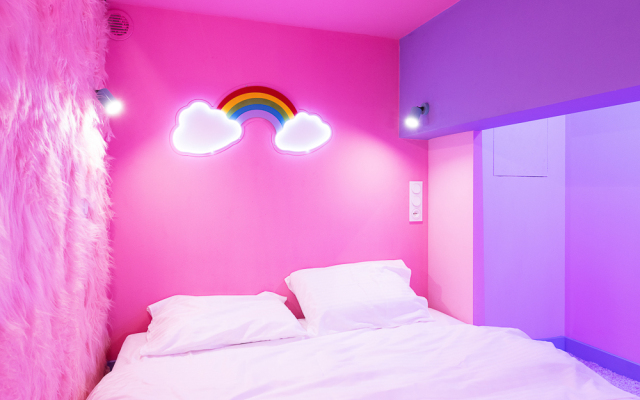 Studio v Rainbow Apartments