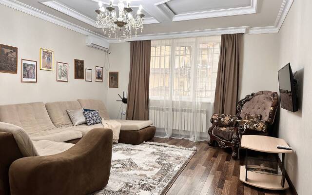 Квартира Просторная с Закрытым Двором и Кондиционером